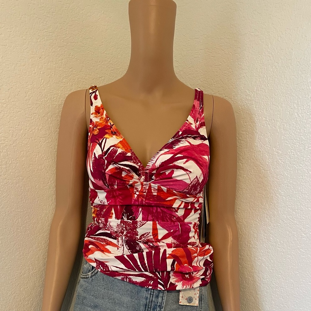 Women’s Pink Floral V-Neck Tank Top - Picture 3 of 3